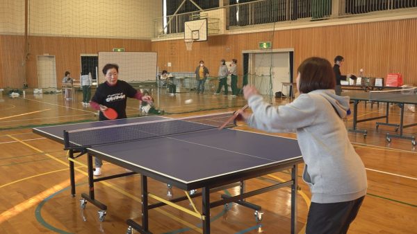 高田地区で卓球大会　住民たちが交流深める